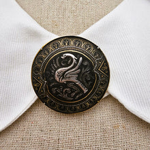 Afbeelding in Gallery-weergave laden, Broche damasquinée ancienne à décor de griffon stylisé,  années 1930-1950