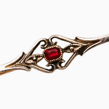 Charger l'image dans la galerie, Broche épingle plaquée or ORIA, pierre rouge facettée, années 1920 Le Charme des Violettes - Brocante en ligne