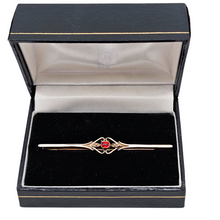 Charger l'image dans la galerie, Broche épingle plaquée or ORIA, pierre rouge facettée, années 1920 Le Charme des Violettes - Brocante en ligne