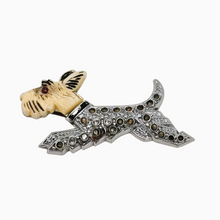 Afbeelding in Gallery-weergave laden, Broche vintage en forme de Fox terrier, années 1960