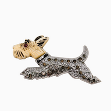 Afbeelding in Gallery-weergave laden, Broche vintage en forme de Fox terrier, années 1960