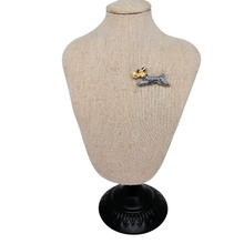 Afbeelding in Gallery-weergave laden, Broche vintage en forme de Fox terrier, années 1960