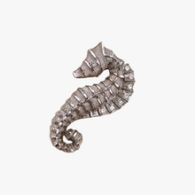 Afbeelding in Gallery-weergave laden, Broche vintage en forme d'hippocampe sertie de strass, années 1940-1950