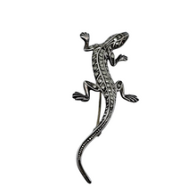 Afbeelding in Gallery-weergave laden, Broche Art déco en forme de lézard en argent 835 sertie de marcassites, années 1930