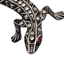 Afbeelding in Gallery-weergave laden, Broche Art déco en forme de lézard en argent 835 sertie de marcassites, années 1930