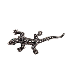 Load image into Gallery viewer, Broche Art déco en forme de lézard en argent 800 sertie de marcassites, années 1930