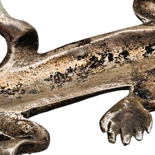 Afbeelding in Gallery-weergave laden, Broche Art déco en forme de lézard en argent 835 sertie de marcassites, années 1930