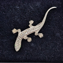 Afbeelding in Gallery-weergave laden, Broche Art déco en forme de lézard en argent 835 sertie de marcassites, années 1930