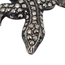 Afbeelding in Gallery-weergave laden, Broche Art déco en forme de lézard en argent 835 sertie de marcassites, années 1930