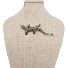 Afbeelding in Gallery-weergave laden, Broche Art déco en forme de lézard en argent 835 sertie de marcassites, années 1930