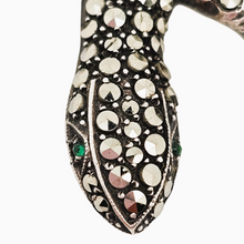 Afbeelding in Gallery-weergave laden, Oude hagedisbroche van 935 zilver, bezet met markasieten