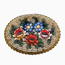 Charger l'image dans la galerie, Broche en micro-mosaïque, Italie, vers 1920–1935 Le Charme des Violettes - Brocante en ligne