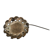 Afbeelding in Gallery-weergave laden, Broche vintage en nacre et pierres du Rhin, années 1950