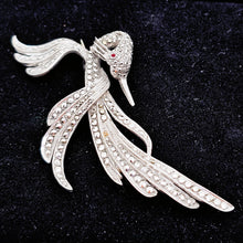 Load image into Gallery viewer, Broche Art déco signée en forme d'oiseau de paradis en argent 835 et marcassites, années 1940