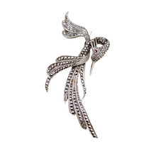 Load image into Gallery viewer, Broche Art déco signée en forme d'oiseau de paradis en argent 835 et marcassites, années 1940
