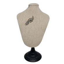 Afbeelding in Gallery-weergave laden, Broche Art déco en forme de paon en argent 835 sertie de marcassites, années 1930