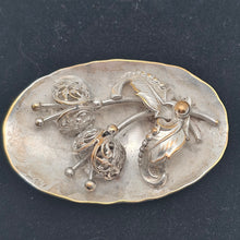 Afbeelding in Gallery-weergave laden, Broche aux pavots vintage en métal argenté