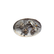 Afbeelding in Gallery-weergave laden, Broche aux pavots vintage en métal argenté