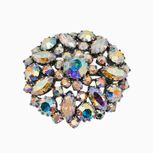 Charger l'image dans la galerie, Broche vintage sertie de pierres du Rhin aurores boréales, années 1950