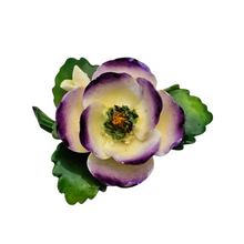 Charger l'image dans la galerie, Broche florale en porcelaine Staffordshire “Violetta” Cara China, Angleterre, années 1960-1970 Le Charme des Violettes - Brocante en ligne