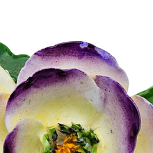 Charger l'image dans la galerie, Broche florale en porcelaine Staffordshire “Violetta” Cara China, Angleterre, années 1960-1970 Le Charme des Violettes - Brocante en ligne