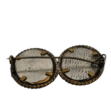 Afbeelding in Gallery-weergave laden, Broche porte-photos double en métal doré torsadé et verre bombé, années 1900