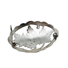 Charger l'image dans la galerie, Broche ancienne à motif de vigne en argent 835, vers 1930-1950 Le Charme des Violettes - Brocante en ligne