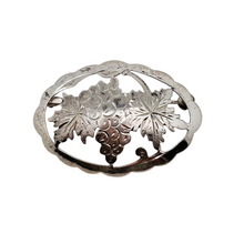 Charger l'image dans la galerie, Broche ancienne à motif de vigne en argent 835, vers 1930-1950 Le Charme des Violettes - Brocante en ligne