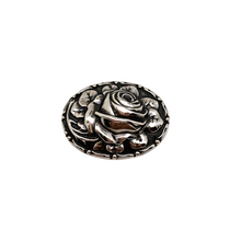 Load image into Gallery viewer, Broche ovale en argent 830 au décor de rose en relief – Poinçon TH, 1930-1960 Le Charme des Violettes - Brocante en ligne