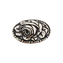 Load image into Gallery viewer, Broche ovale en argent 830 au décor de rose en relief – Poinçon TH, 1930-1960 Le Charme des Violettes - Brocante en ligne