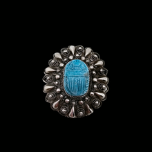 Afbeelding in Gallery-weergave laden, Art Deco filigrain en Egyptische scarabee broche