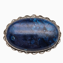 Afbeelding in Gallery-weergave laden, Broche moderniste en argent sertie d'une sodalite ovale, années 1940