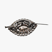 Afbeelding in Gallery-weergave laden, Broche vintage en forme d'amande sertie de strass, années 1950