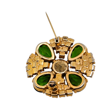 Afbeelding in Gallery-weergave laden, Broche vintage en métal doré et cabochons verts émeraude en verre taillé, style "statement jewelry", années 1965