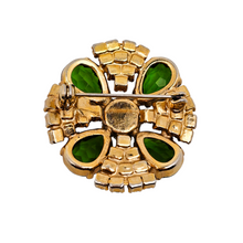 Afbeelding in Gallery-weergave laden, Broche vintage en métal doré et cabochons verts émeraude en verre taillé, style "statement jewelry", années 1965