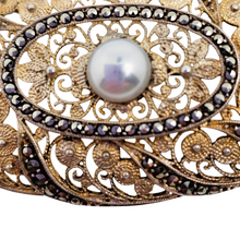 Charger l'image dans la galerie, Broche en vermeil (argent 835) filigrané, marcassites et perle – esprit Art déco, années 1920-1930 Le Charme des Violettes - Brocante en ligne