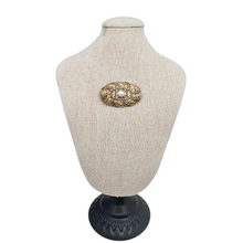 Charger l'image dans la galerie, Broche en vermeil (argent 835) filigrané, marcassites et perle – esprit Art déco, années 1920-1930 Le Charme des Violettes - Brocante en ligne