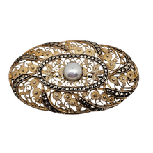 Charger l'image dans la galerie, Broche en vermeil (argent 835) filigrané, marcassites et perle – esprit Art déco, années 1920-1930 Le Charme des Violettes - Brocante en ligne