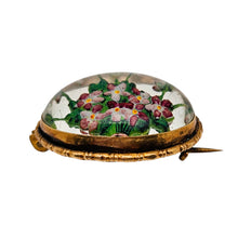 Charger l'image dans la galerie, Broche de style Essex Crystal – Bouquet de fleurs peint sous verre, vers 1880-1910 Le Charme des Violettes - Brocante en ligne