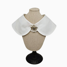 Afbeelding in Gallery-weergave laden, Broche victorienne en vermeil et micromosaïque italienne, souvenir du Grand Tour, années 1870-1910