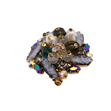 Afbeelding in Gallery-weergave laden, Broche vintage en pierres du Rhin et perles, années 1950-1960