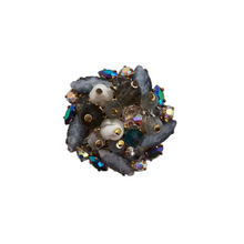 Afbeelding in Gallery-weergave laden, Broche vintage en pierres du Rhin et perles, années 1950-1960