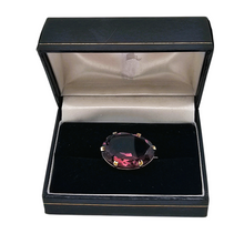 Afbeelding in Gallery-weergave laden, Broche ancienne ovale en cristal violet facetté et métal doré, fin XIXᵉ / début XXᵉ Le Charme des Violettes - Brocante en ligne