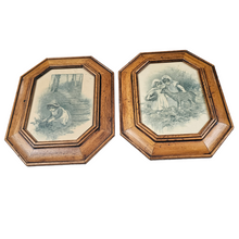 Charger l'image dans la galerie, Cadres anciens en bois clair avec scènes enfantines