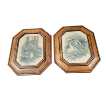 Charger l'image dans la galerie, Cadres anciens en bois clair avec scènes enfantines