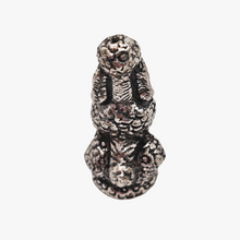 Load image into Gallery viewer, Caniche miniature vintage en étain plaqué argent, années 1970-1980