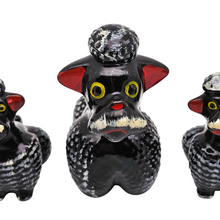 Load image into Gallery viewer, Redware, famille de caniches vintage en céramique, années 1950