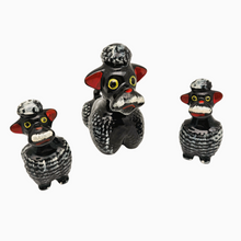 Load image into Gallery viewer, Redware, famille de caniches vintage en céramique, années 1950