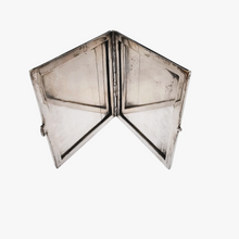 Load image into Gallery viewer, Carnet de bal ou porte-photos en argent 835 guilloché, années 1930-1940