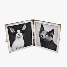 Load image into Gallery viewer, Carnet de bal ou porte-photos en argent 835 guilloché, années 1930-1940